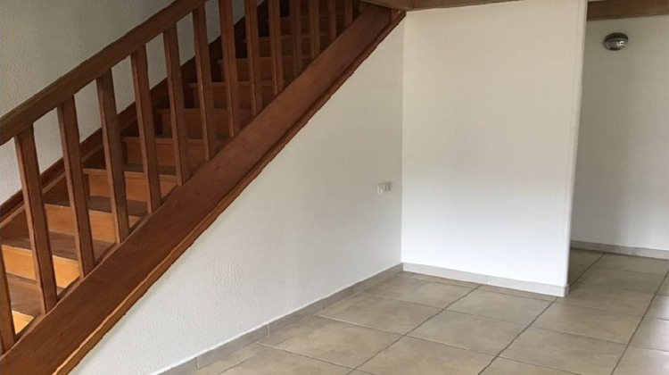 Ma-Cabane - Location Appartement Saint-Mitre-les-Remparts, 91 m²