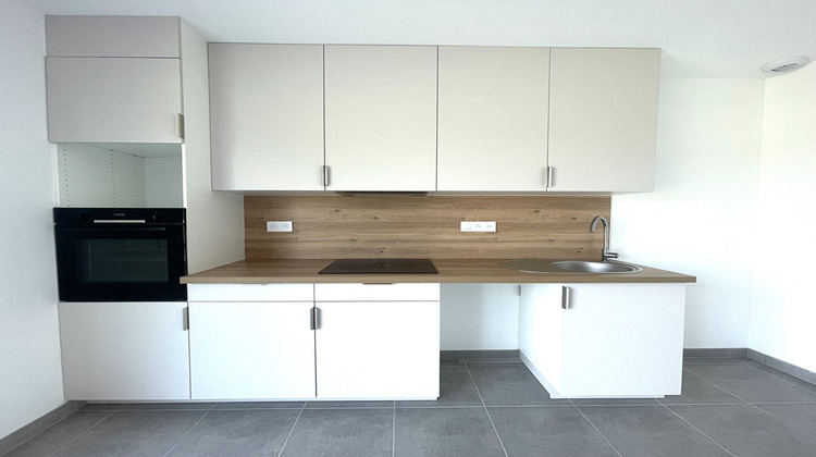 Ma-Cabane - Location Appartement SAINT-NAUPHARY, 64 m²
