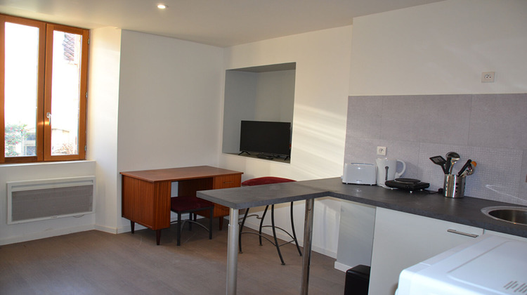 Ma-Cabane - Location Appartement SAINT-PONS-DE-THOMIERES, 21 m²