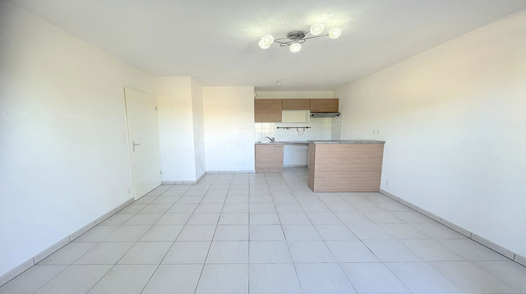 Ma-Cabane - Location Appartement SAINT-QUENTIN-DE-BARON, 34 m²