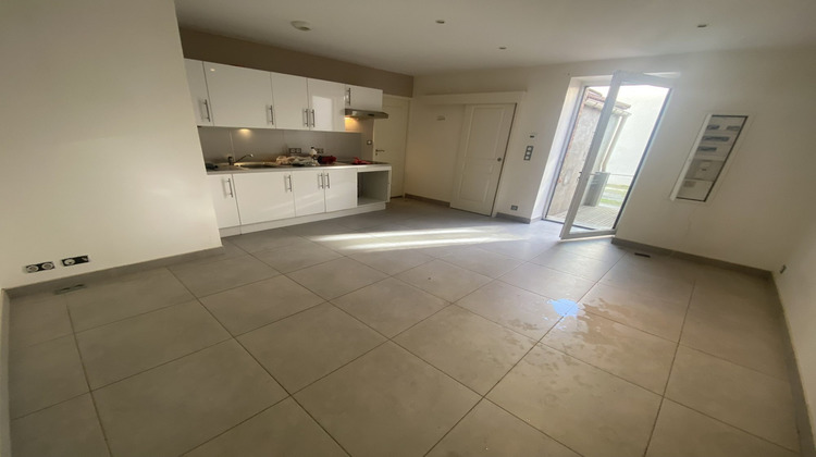 Ma-Cabane - Location Appartement Saint-Romain-le-Puy, 35 m²