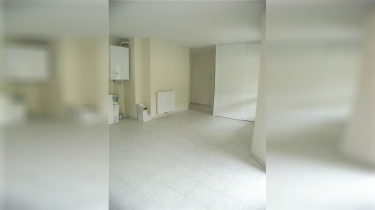 Ma-Cabane - Location Appartement SAINT ROMAIN LE PUY, 48 m²