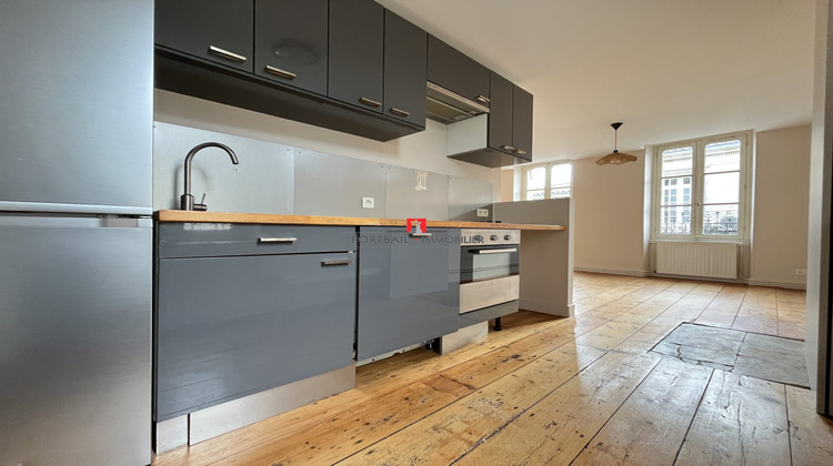 Ma-Cabane - Location Appartement Saint-Savin, 82 m²