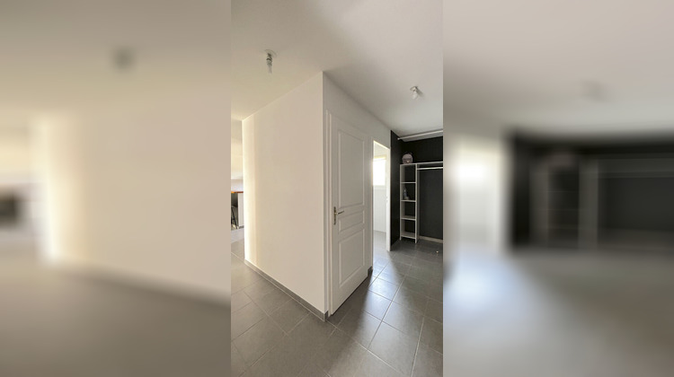 Ma-Cabane - Location Appartement SAINT-SEURIN-DE-CURSAC, 46 m²