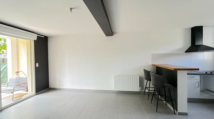 Ma-Cabane - Location Appartement SAINT-SEURIN-DE-CURSAC, 46 m²