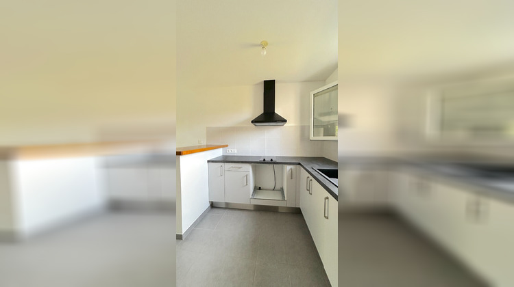 Ma-Cabane - Location Appartement SAINT-SEURIN-DE-CURSAC, 46 m²