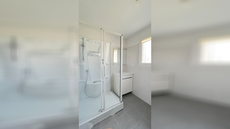 Ma-Cabane - Location Appartement SAINT-SEURIN-DE-CURSAC, 46 m²