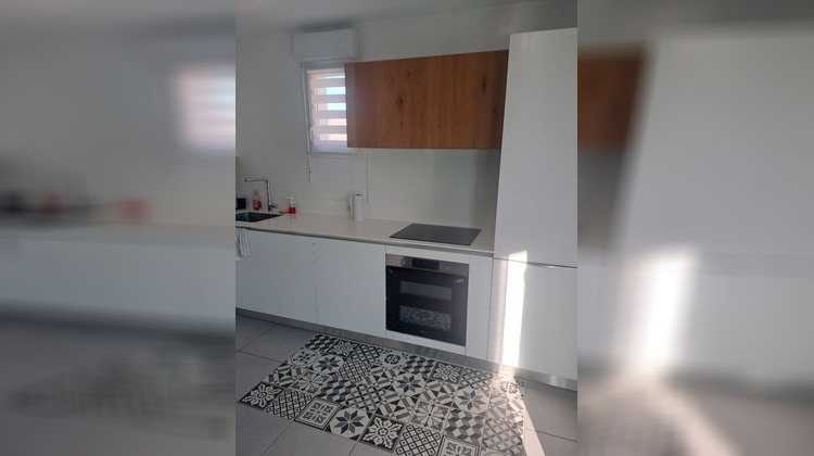 Ma-Cabane - Location Appartement SAINT-ZACHARIE, 49 m²