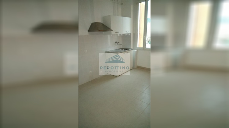 Ma-Cabane - Location Appartement SAINT-ZACHARIE, 75 m²