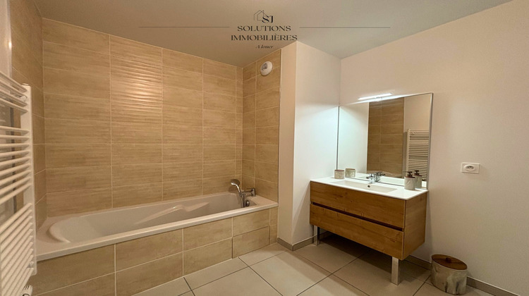 Ma-Cabane - Location Appartement Sainte-Colombe, 65 m²