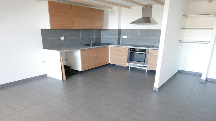 Ma-Cabane - Location Appartement Sainte-Consorce, 57 m²