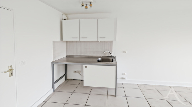 Ma-Cabane - Location Appartement SAINTE-GENEVIEVE-DES-BOIS, 26 m²