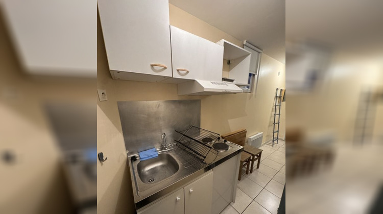 Ma-Cabane - Location Appartement SAINTE GENEVIEVE DES BOIS, 10 m²