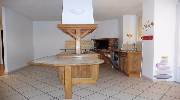 Ma-Cabane - Location Appartement SAINTE-GENEVIEVE-SUR-ARGENCE, 141 m²