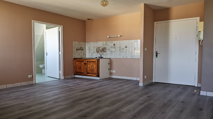 Ma-Cabane - Location Appartement SAINTE-GENEVIEVE-SUR-ARGENCE, 24 m²