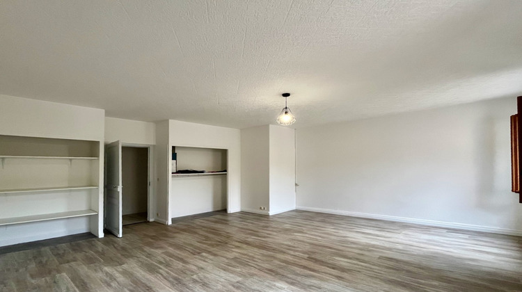 Ma-Cabane - Location Appartement SAINTE-LIVRADE-SUR-LOT, 84 m²