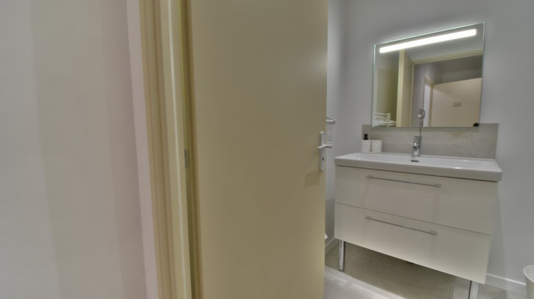 Ma-Cabane - Location Appartement SAINTE LIVRADE SUR LOT, 47 m²