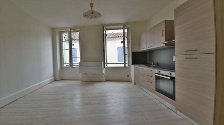 Ma-Cabane - Location Appartement SAINTE LIVRADE SUR LOT, 47 m²