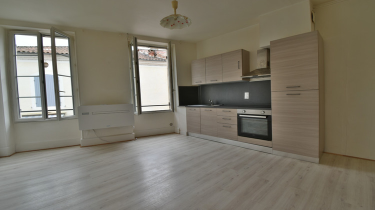 Ma-Cabane - Location Appartement SAINTE LIVRADE SUR LOT, 47 m²