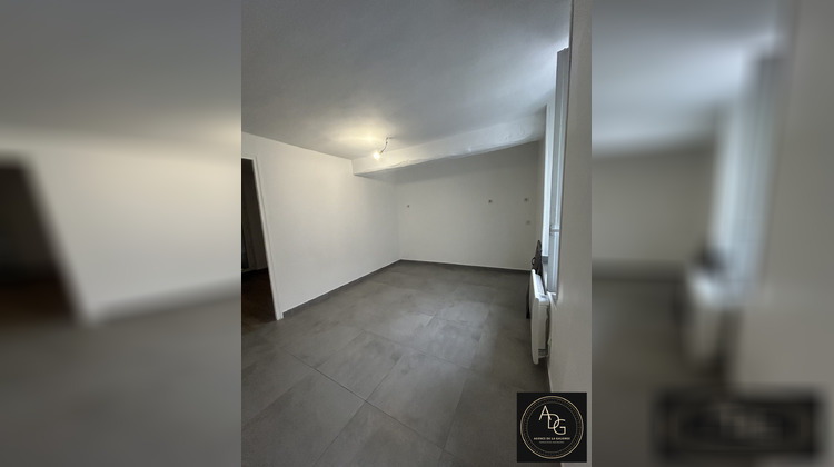 Ma-Cabane - Location Appartement Sainte-Mesme, 27 m²