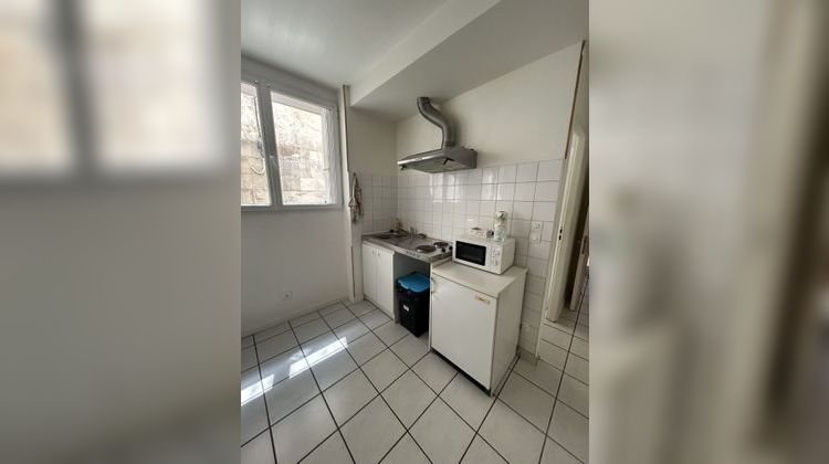 Ma-Cabane - Location Appartement Saintes, 33 m²