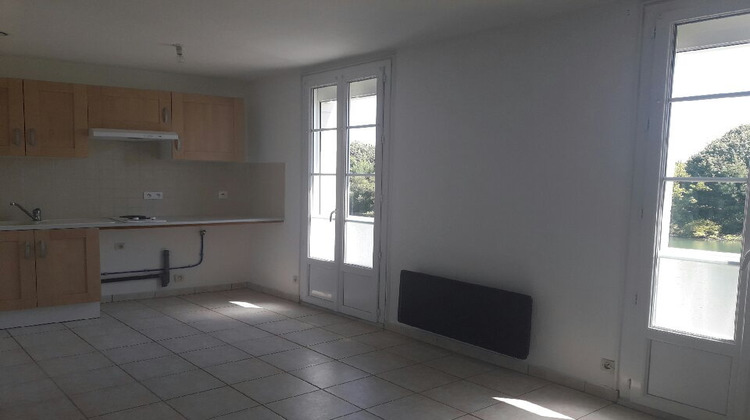 Ma-Cabane - Location Appartement Saintes, 34 m²