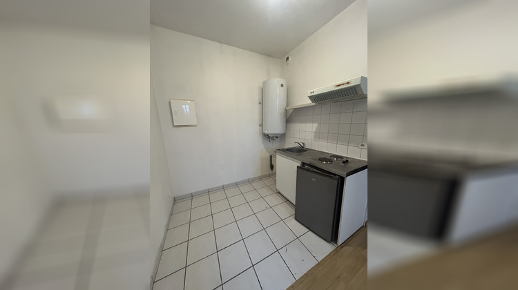 Ma-Cabane - Location Appartement Saintes, 28 m²