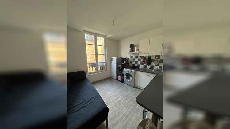 Ma-Cabane - Location Appartement Saintes, 28 m²