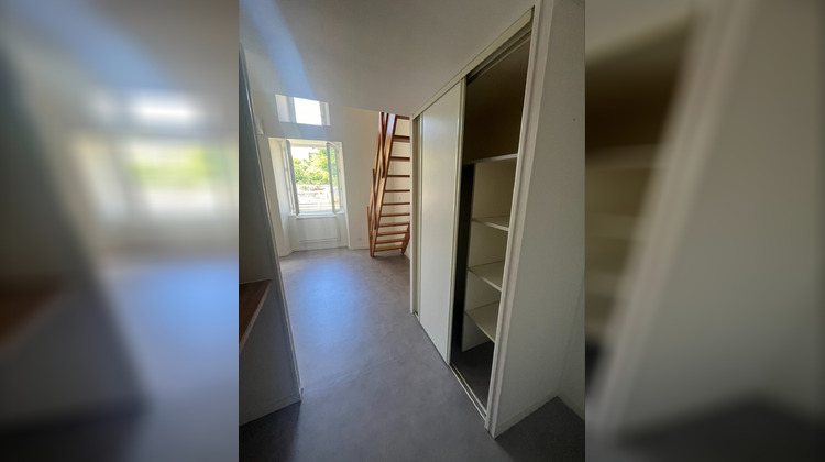 Ma-Cabane - Location Appartement Saintes, 22 m²