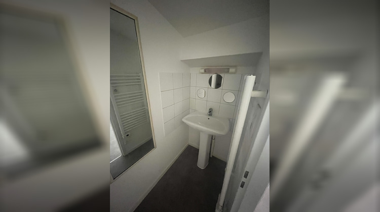 Ma-Cabane - Location Appartement Saintes, 22 m²