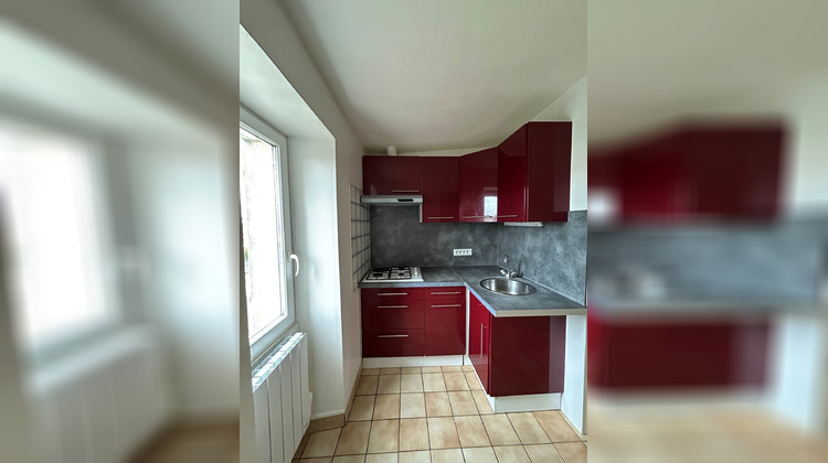 Ma-Cabane - Location Appartement Saintes, 40 m²