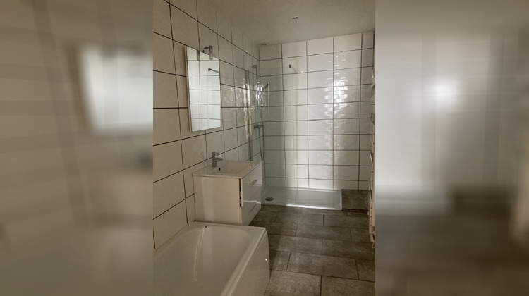 Ma-Cabane - Location Appartement Saintes, 83 m²