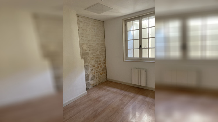 Ma-Cabane - Location Appartement Saintes, 83 m²