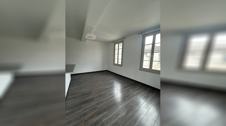 Ma-Cabane - Location Appartement Saintes, 24 m²