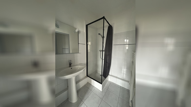 Ma-Cabane - Location Appartement Saintes, 24 m²