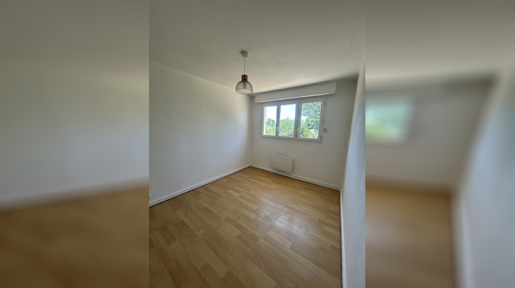 Ma-Cabane - Location Appartement Saintes, 29 m²