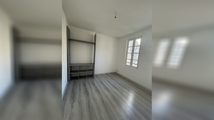 Ma-Cabane - Location Appartement Saintes, 25 m²