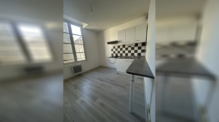 Ma-Cabane - Location Appartement Saintes, 25 m²