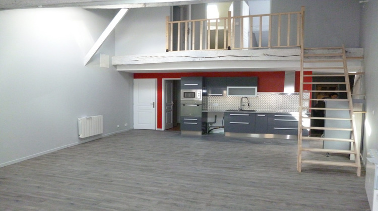 Ma-Cabane - Location Appartement Saintes, 99 m²