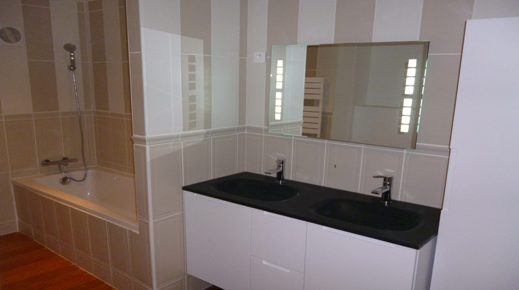 Ma-Cabane - Location Appartement Saintes, 99 m²