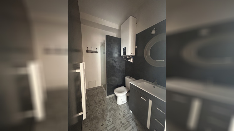 Ma-Cabane - Location Appartement Saintes, 30 m²