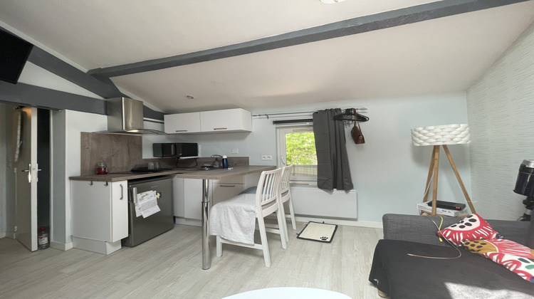 Ma-Cabane - Location Appartement Saintes, 27 m²