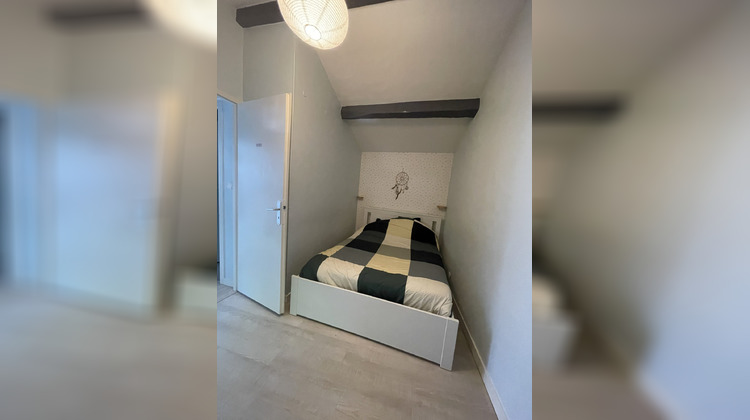 Ma-Cabane - Location Appartement Saintes, 27 m²