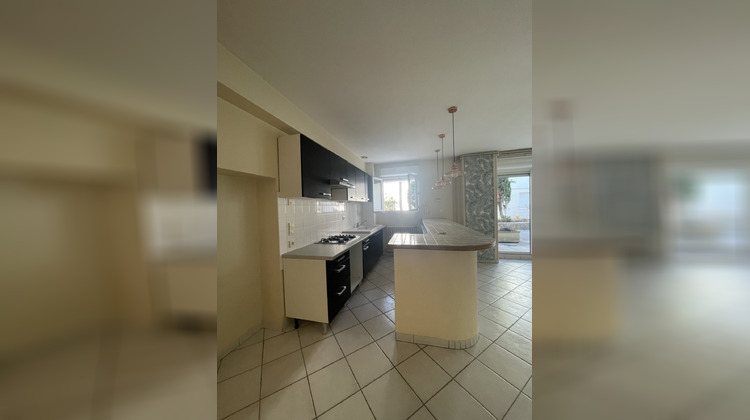 Ma-Cabane - Location Appartement Saintes, 90 m²