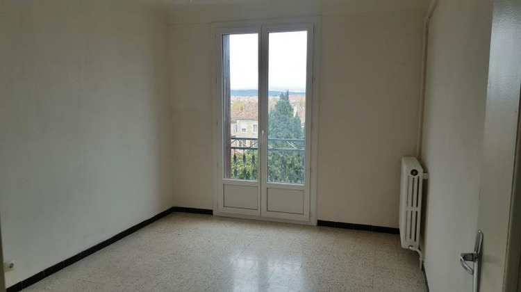 Ma-Cabane - Location Appartement SALON-DE-PROVENCE, 66 m²