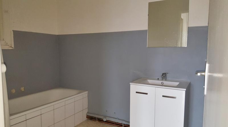 Ma-Cabane - Location Appartement SALON-DE-PROVENCE, 66 m²