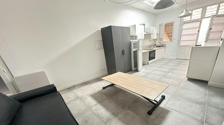 Ma-Cabane - Location Appartement SALON DE PROVENCE, 24 m²
