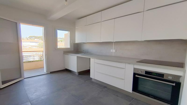 Ma-Cabane - Location Appartement SANARY-SUR-MER, 57 m²