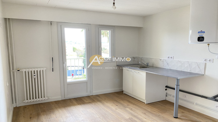 Ma-Cabane - Location Appartement Sanary-sur-Mer, 73 m²