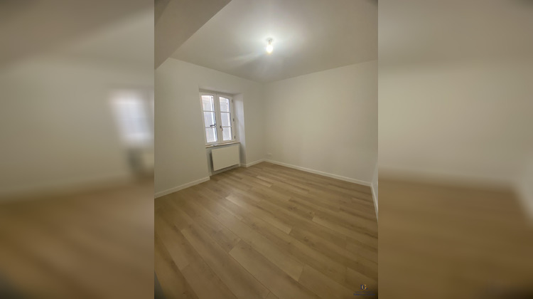 Ma-Cabane - Location Appartement Sauveterre-de-Béarn, 67 m²